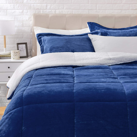 Amazon Basics couette devant sur lit King apportant confort et style