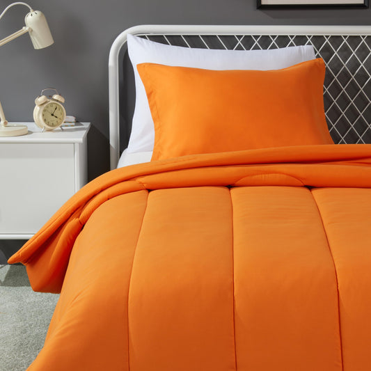 Amazon Basics couette orange face avant montrant design uni et aspect accueillant