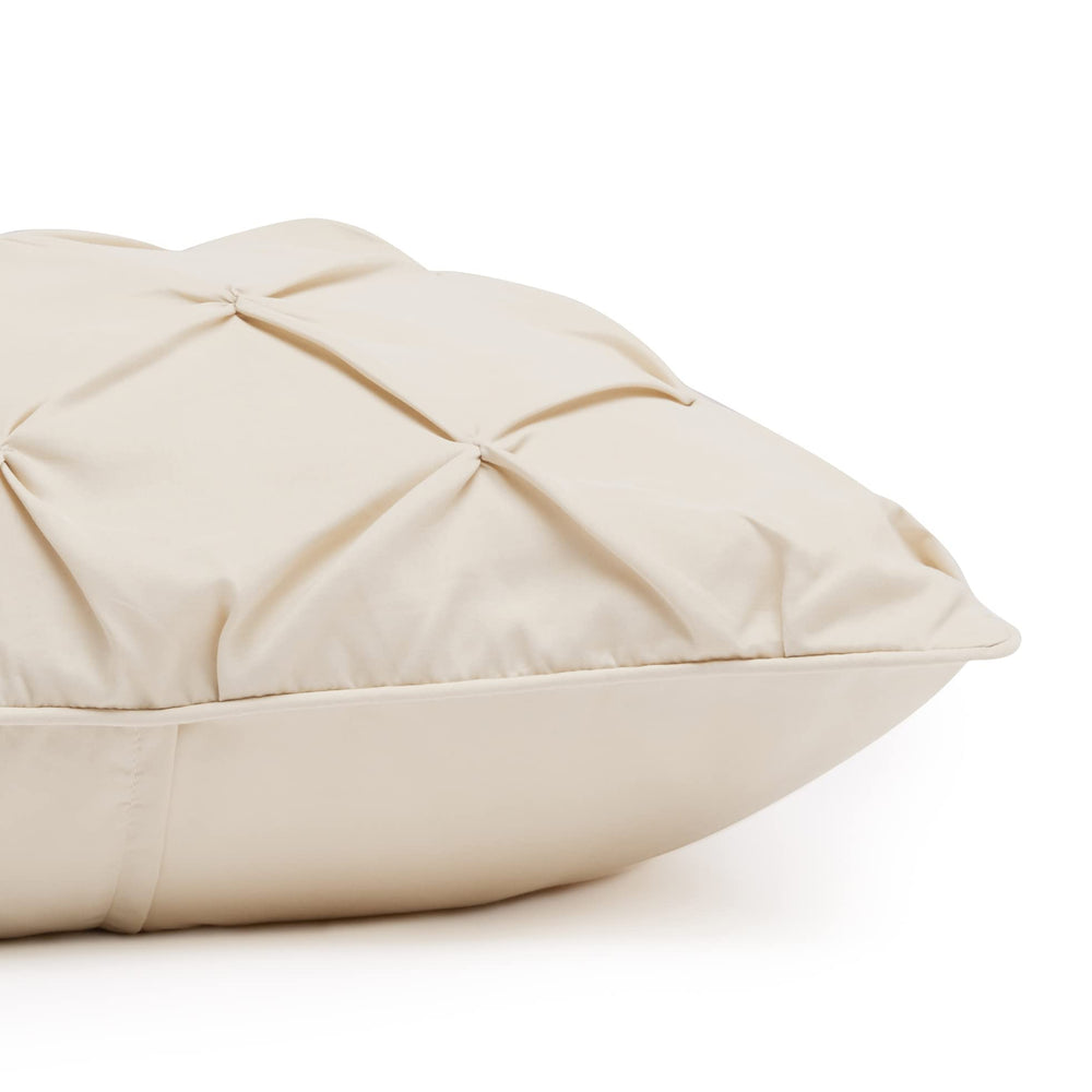 Amazon Basics taies d'oreiller assorties disposées montrant l'ensemble coordonné et élégant