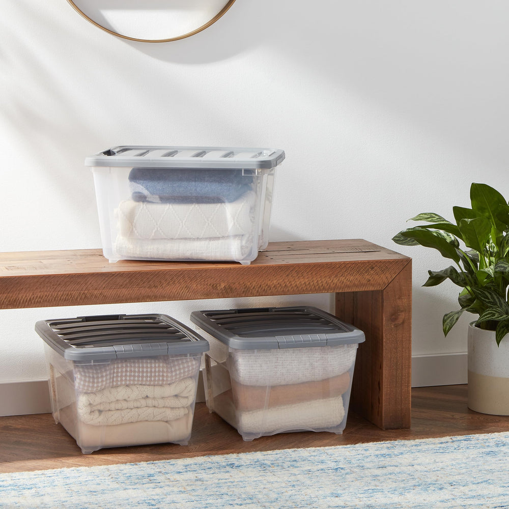 Amazon Basics gros plan du couvercle verrouillable garantissant protection contre la poussière