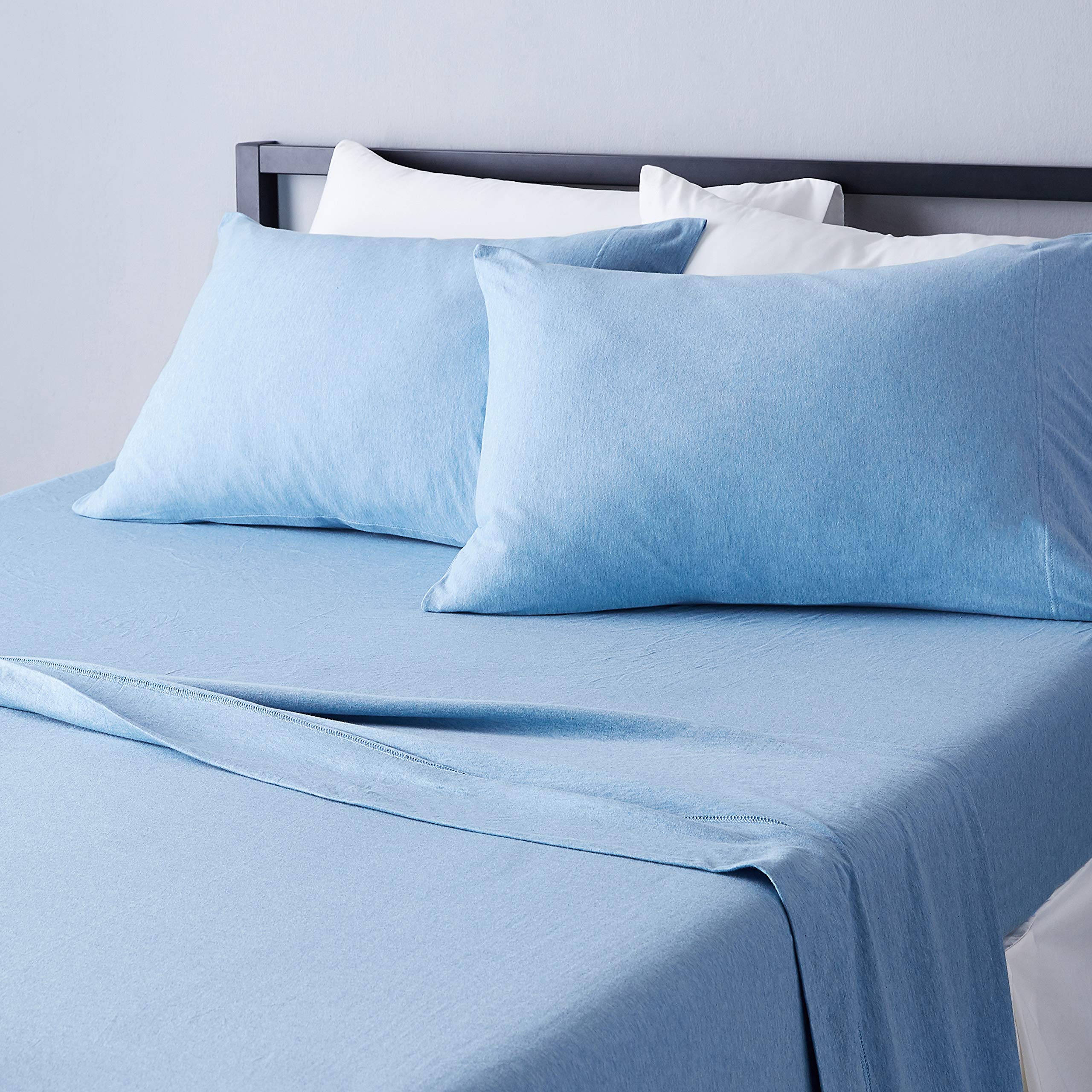 Amazon Basics drap plat king sky blue posé, montre fini soigné et confort