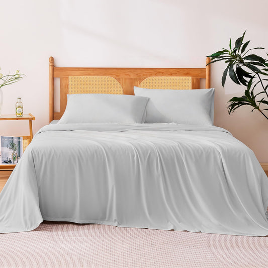Amazon Basics vue avant du jeu de draps gris offrant un look frais et net