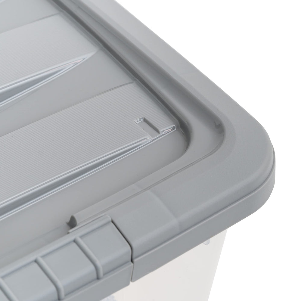 Amazon Basics bacs empilés sur étagère optimisant l'espace de rangement