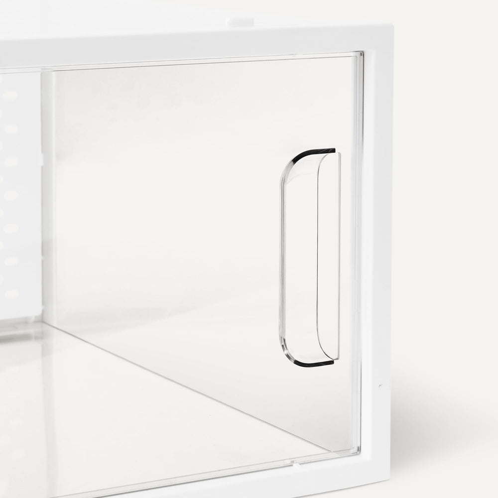 Amazon Basics empilage verrouillé garantissant stabilité et gain de place