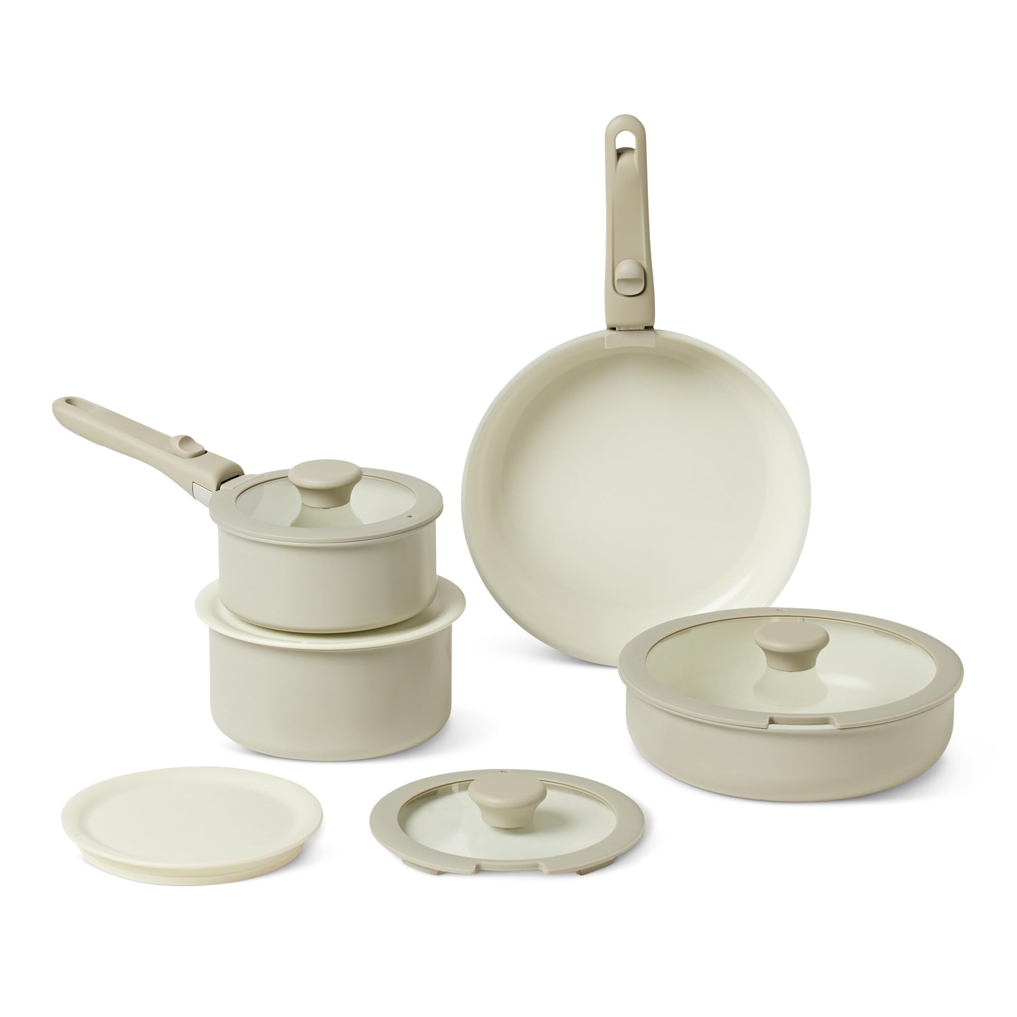 Amazon Basics ensemble vu de face montrant poêles et casseroles empilables pour rangement optimisé