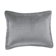 Amazon Basics ensemble posé sur lit King pour style et praticité