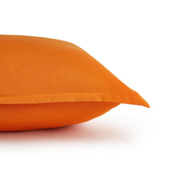 Amazon Basics ensemble posé sur lit enfant illustrant usage quotidien