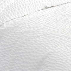 Amazon Basics housse en situation dans une chambre moderne montrant style neutre