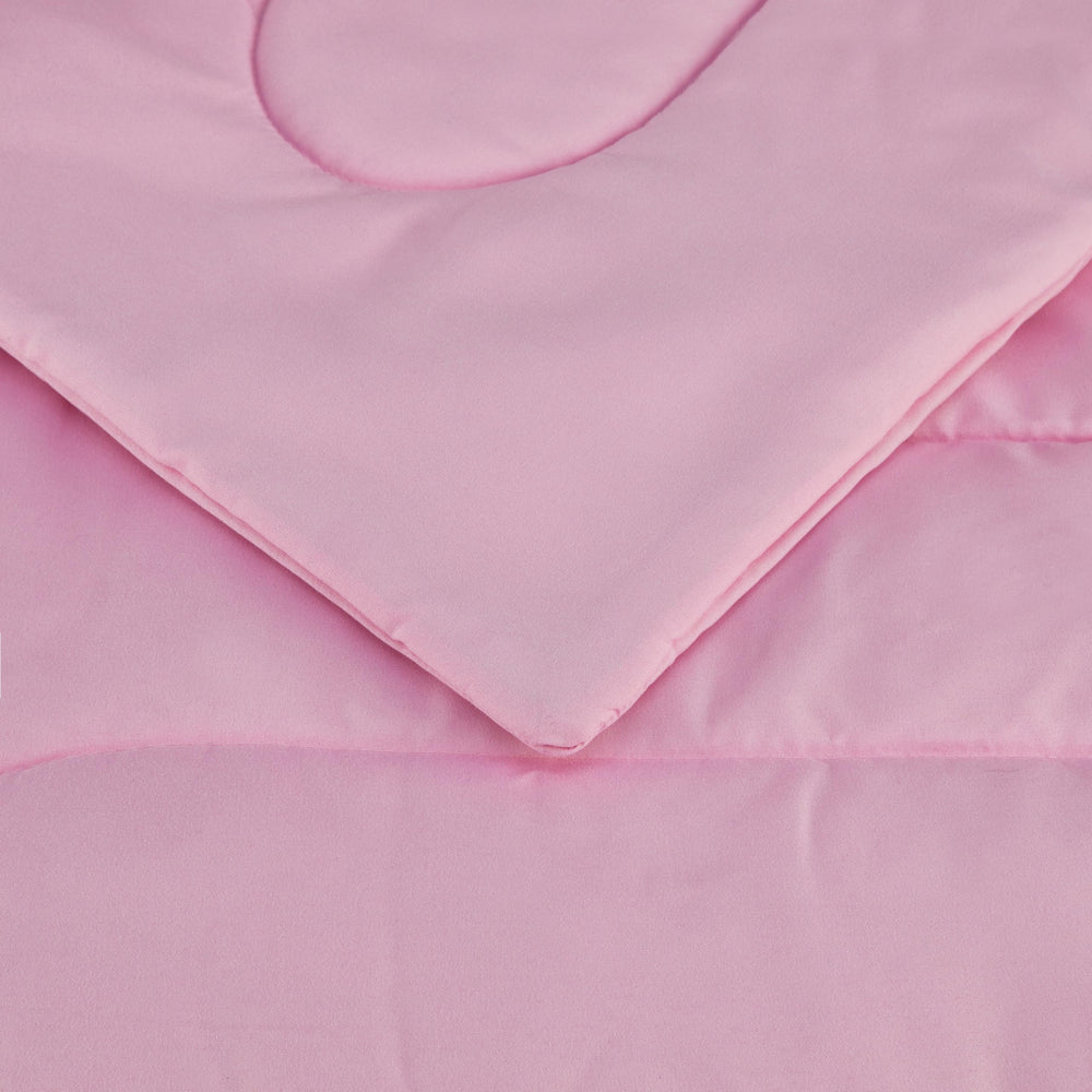 Amazon Basics drap plat et drap housse pliés montrant dimensions pratiques