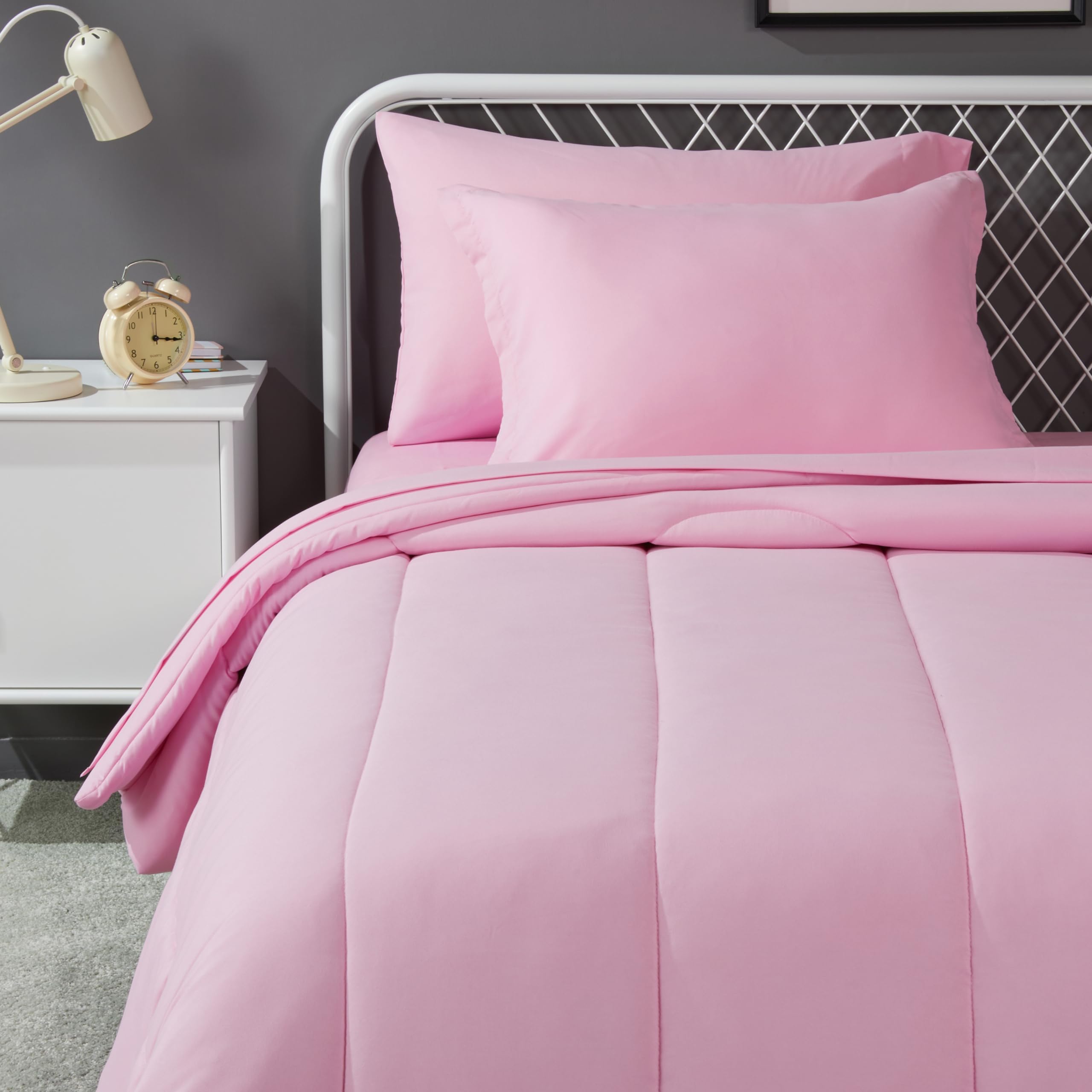 Amazon Basics parure rose vue frontale montrant ensemble complet et gain de temps