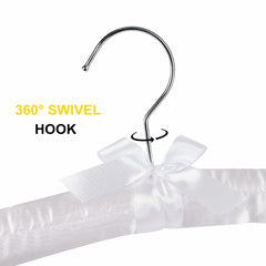 Amber Home comparaison de taille montrant largeur 17 pouces pour vêtements adultes
