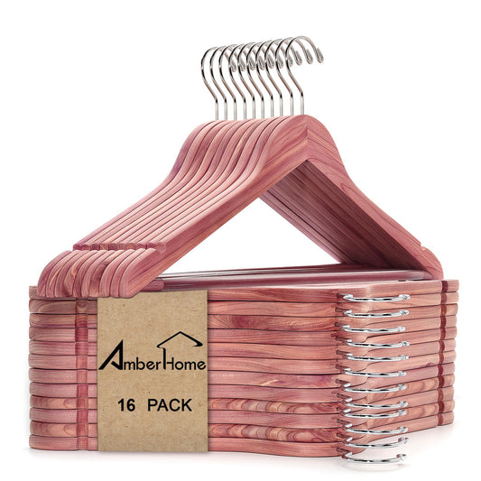 Amber Home vue avant du cintre en cèdre, gain de place élégant