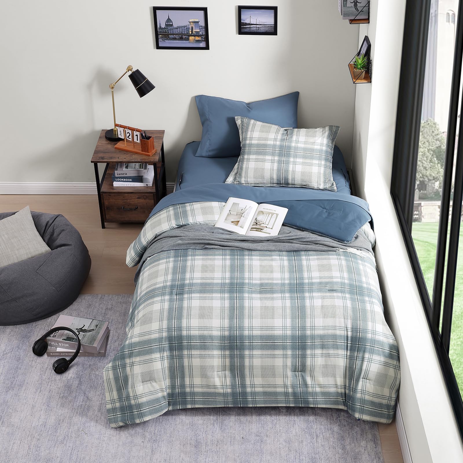 AMBERSPACE gros plan du tissu plaid doux montrant texture et confort