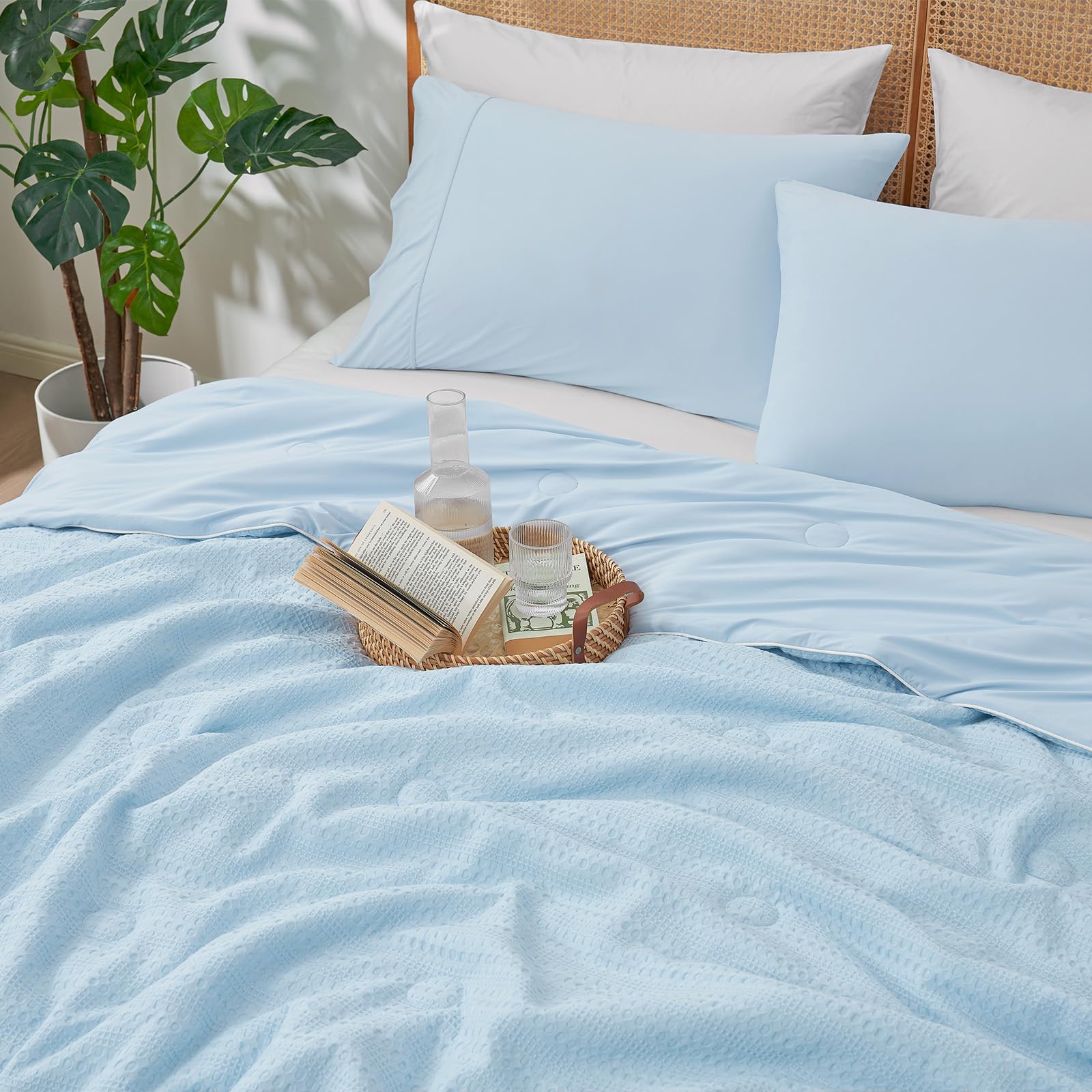 Amélie Home couette en machine pour démontrer entretien facile et durabilité