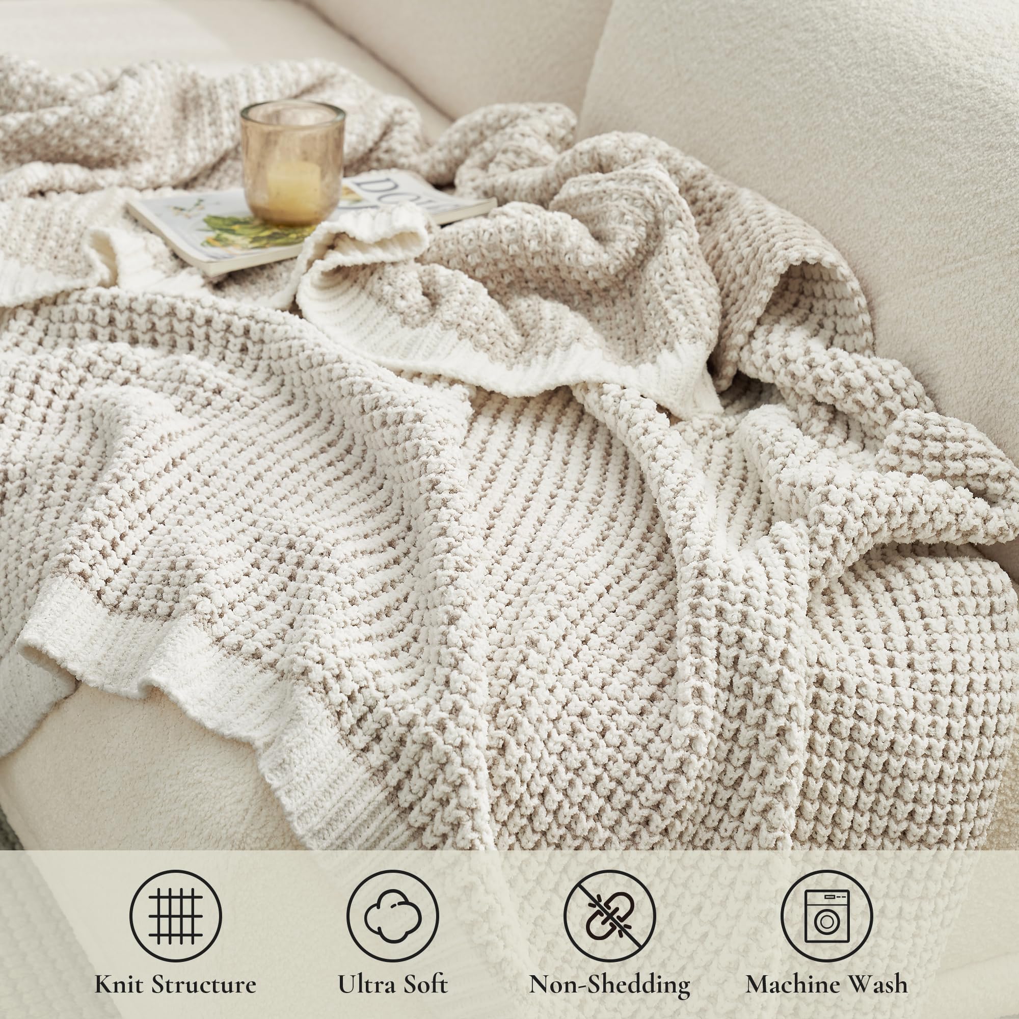 Amélie Home plaid posé sur canapé apportant chaleur décorative