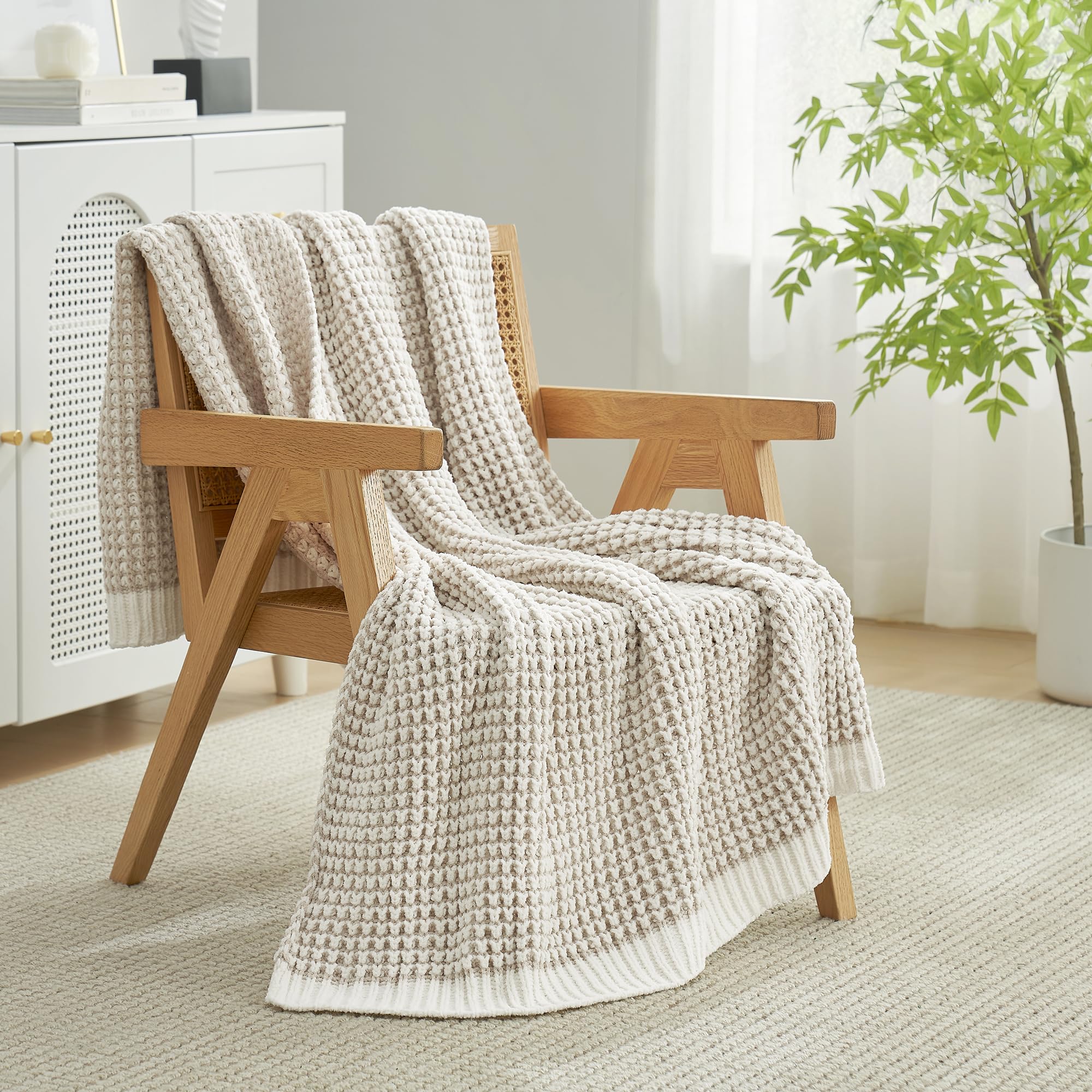Amélie Home gros plan tissu chenille illustrant douceur non peluchante