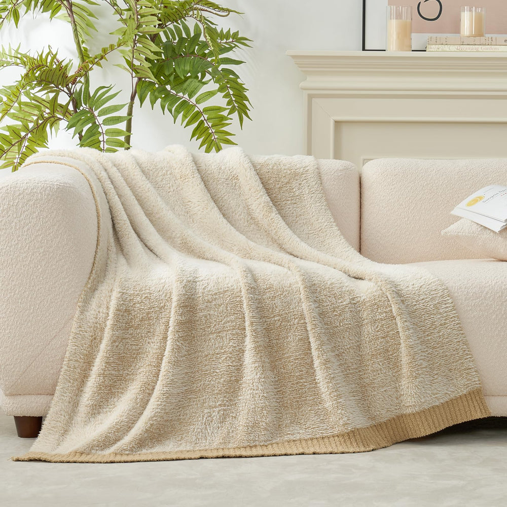 Amélie Home détail faux-mink montrant surface anti-statique et douceur
