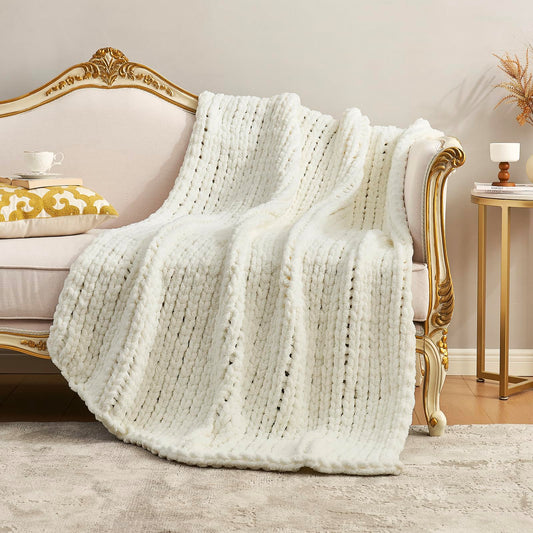 Amélie Home gros plan texture chenille montrant confort visuel