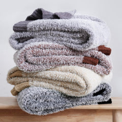 Amélie Home gros plan texture montrant douceur et toucher pelucheux