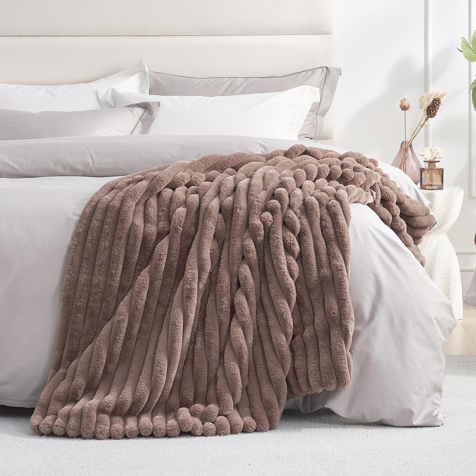 Amélie Home usage lifestyle sur sofa créant ambiance cosy