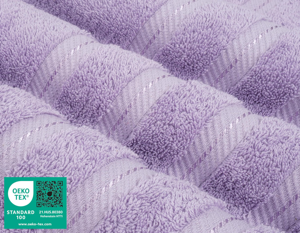 American Soft Linen serviette en usage, enroulée après la douche pour confort