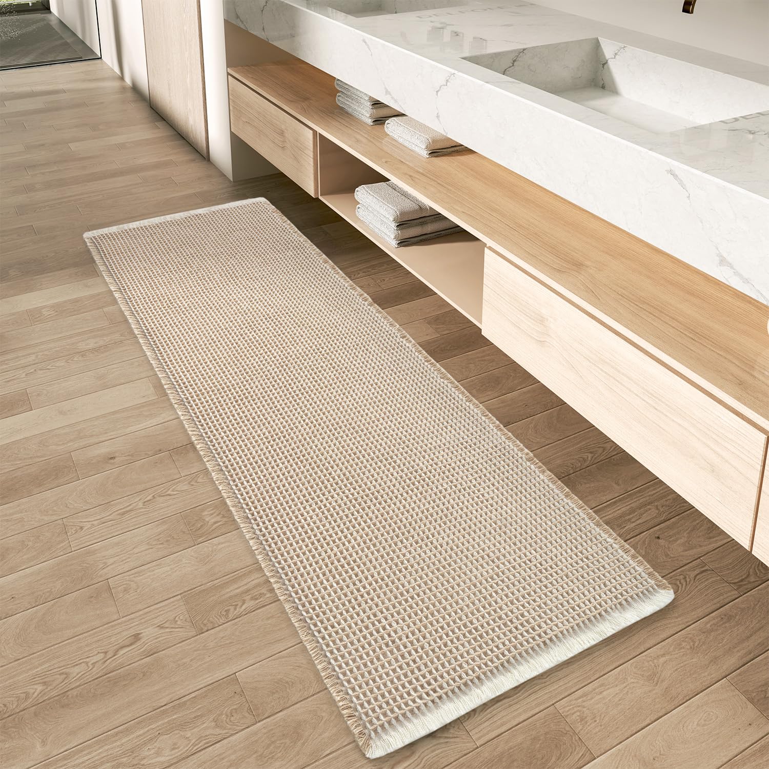 AMOAMI tapis courreur face avant design brun et crème, apporte style et protection