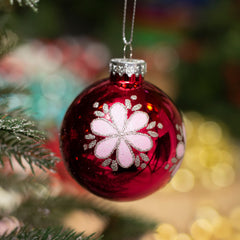 Amooca boules accrochées sur sapin illuminant la décoration de fête