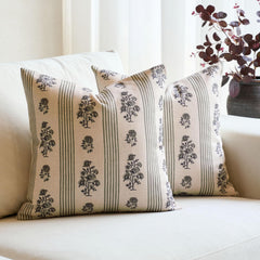 Amor Virisso housse face florale montrant motif élégant et harmonie colorée