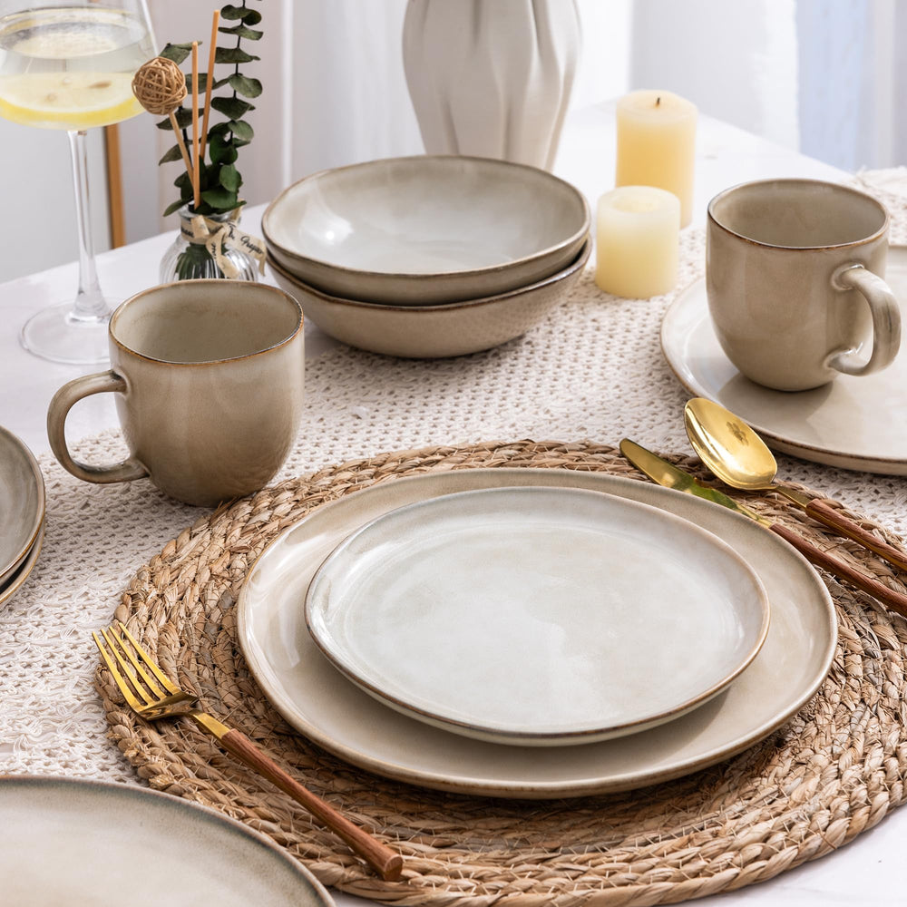 AmorArc table dressée style rustique montrant comment l’ensemble valorise les plats