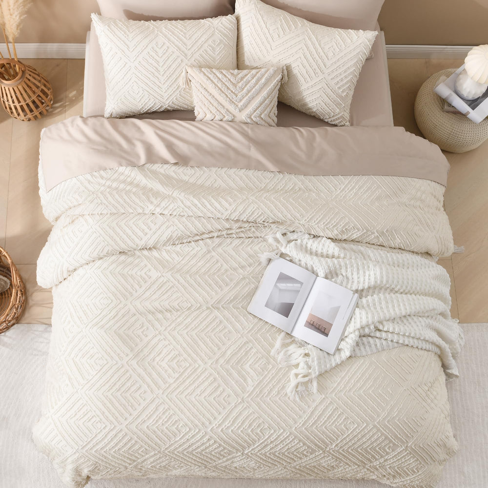 Andency couette à côté d'un mètre illustrant taille queen pratique