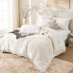 Andency couette posée sur un lit king style boho créant une ambiance cozy
