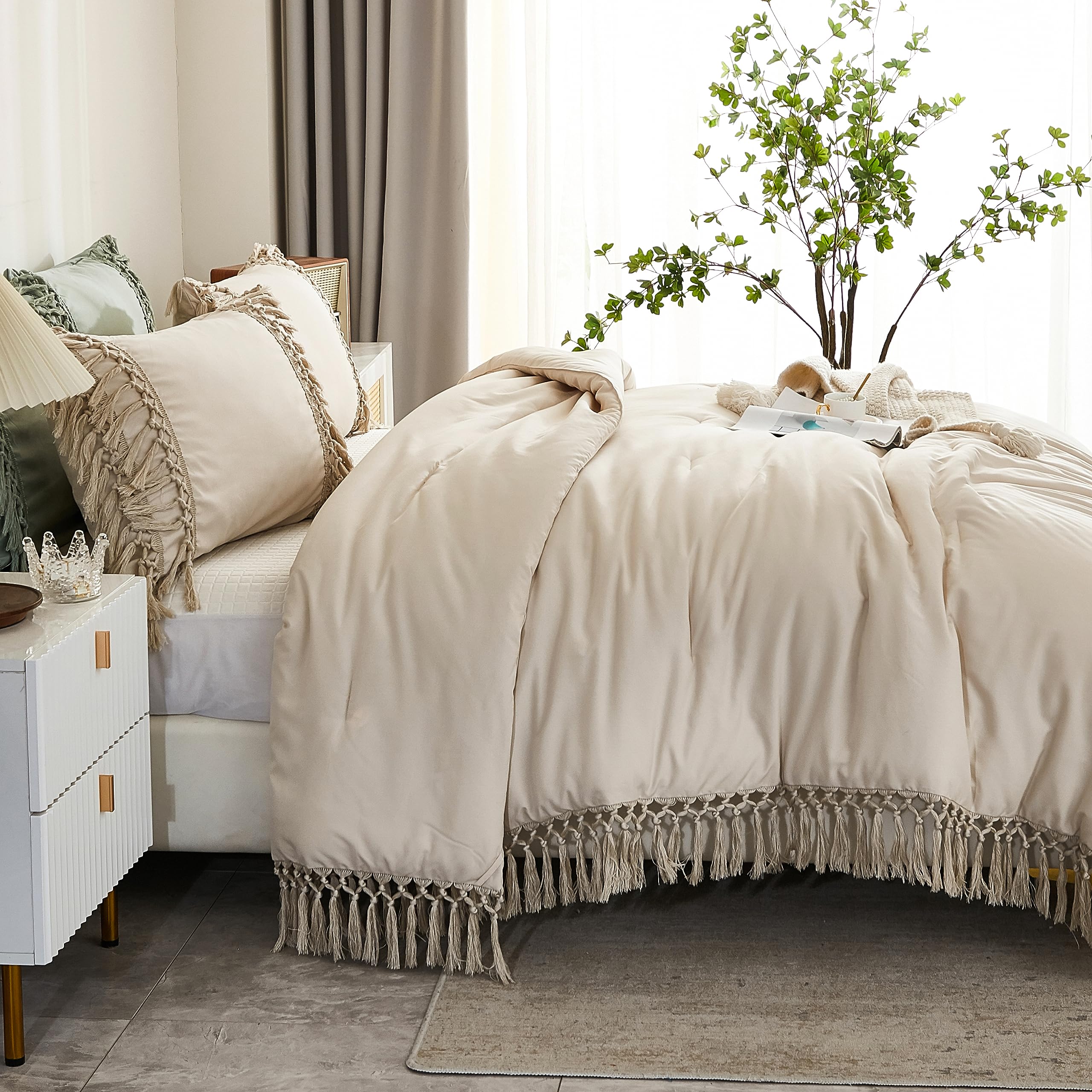 Andency couette posée sur lit illustrant ambiance chaleureuse