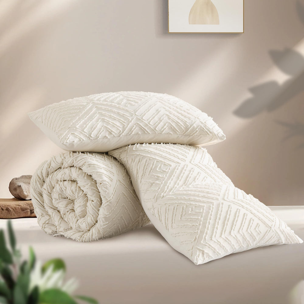 Andency gros plan broderie losange apportant style raffiné