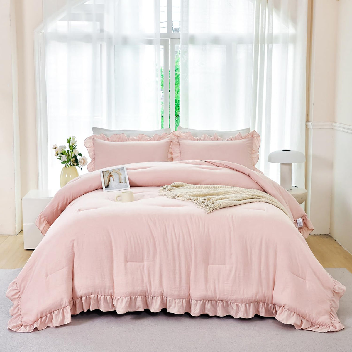 ANGIYUIN parure face entière blush pink sur lit montrant finition volante et charme