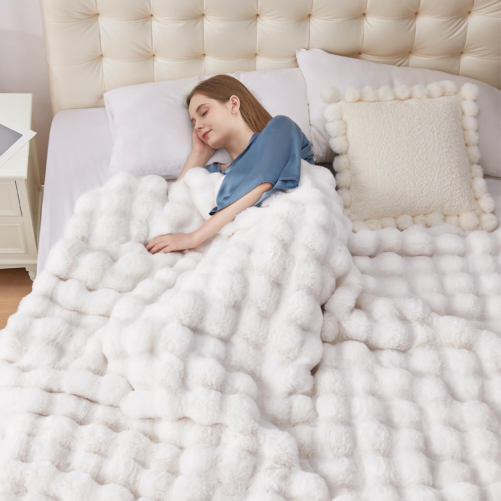 Anysay gros plan peluche montrant texture, sensation moelleuse garantie