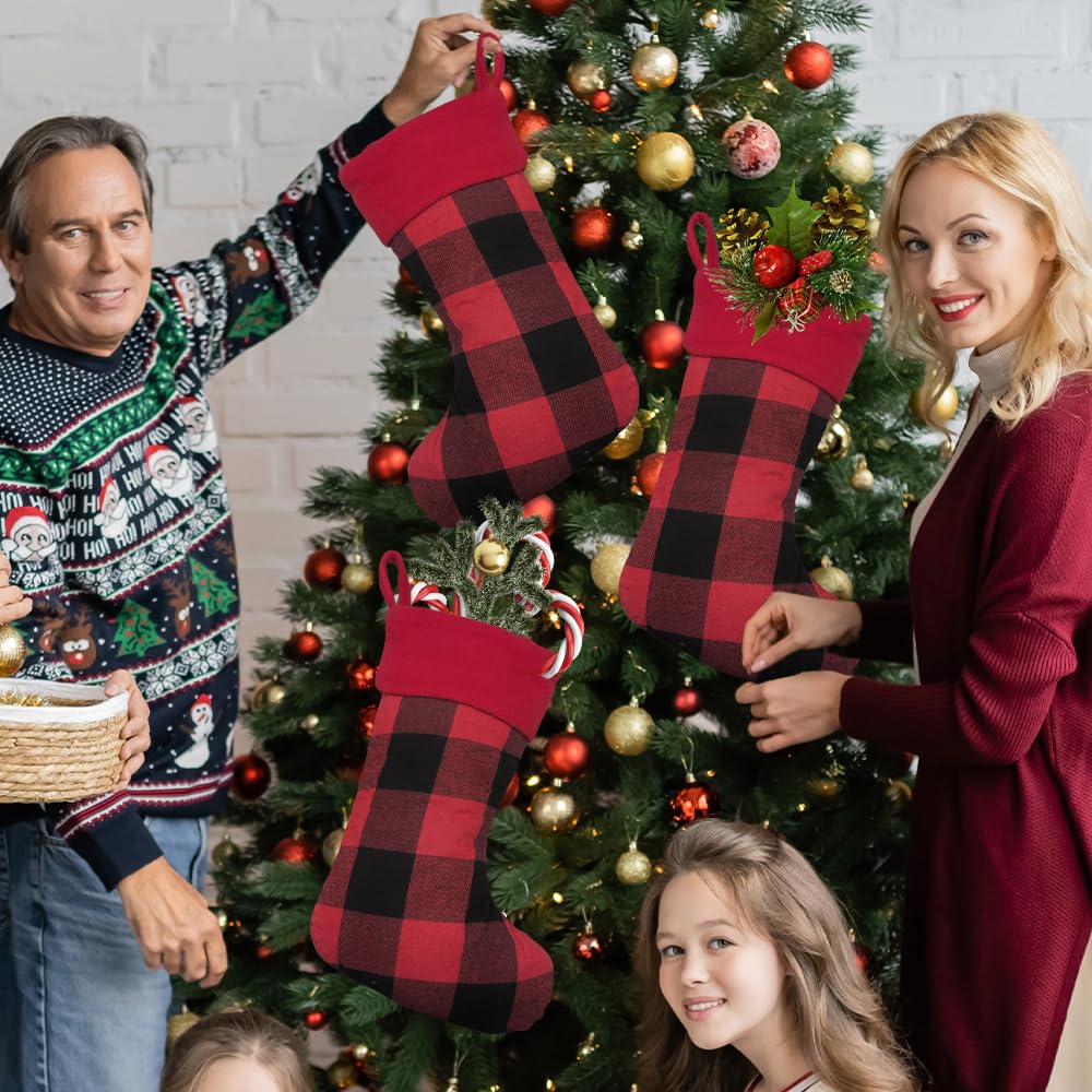 aokansha chaussettes sur sapin illustrant ambiance de fête