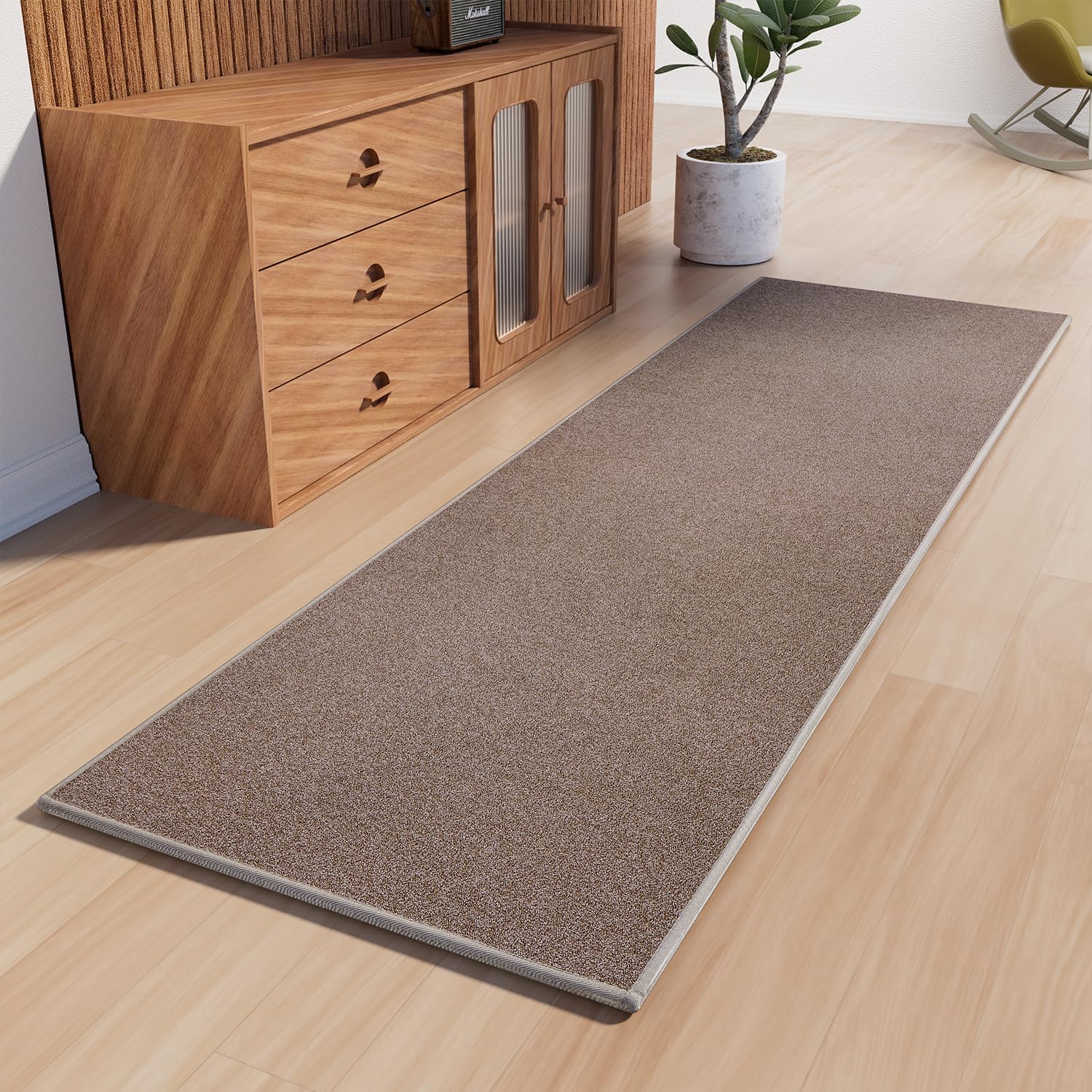 AREDO tapis runner face avant montrant couleur marron et style pointillisme, apporte chaleur