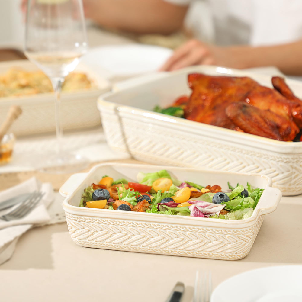 ArteBake plat servi sur table soulignant design farmhouse et esthétique conviviale