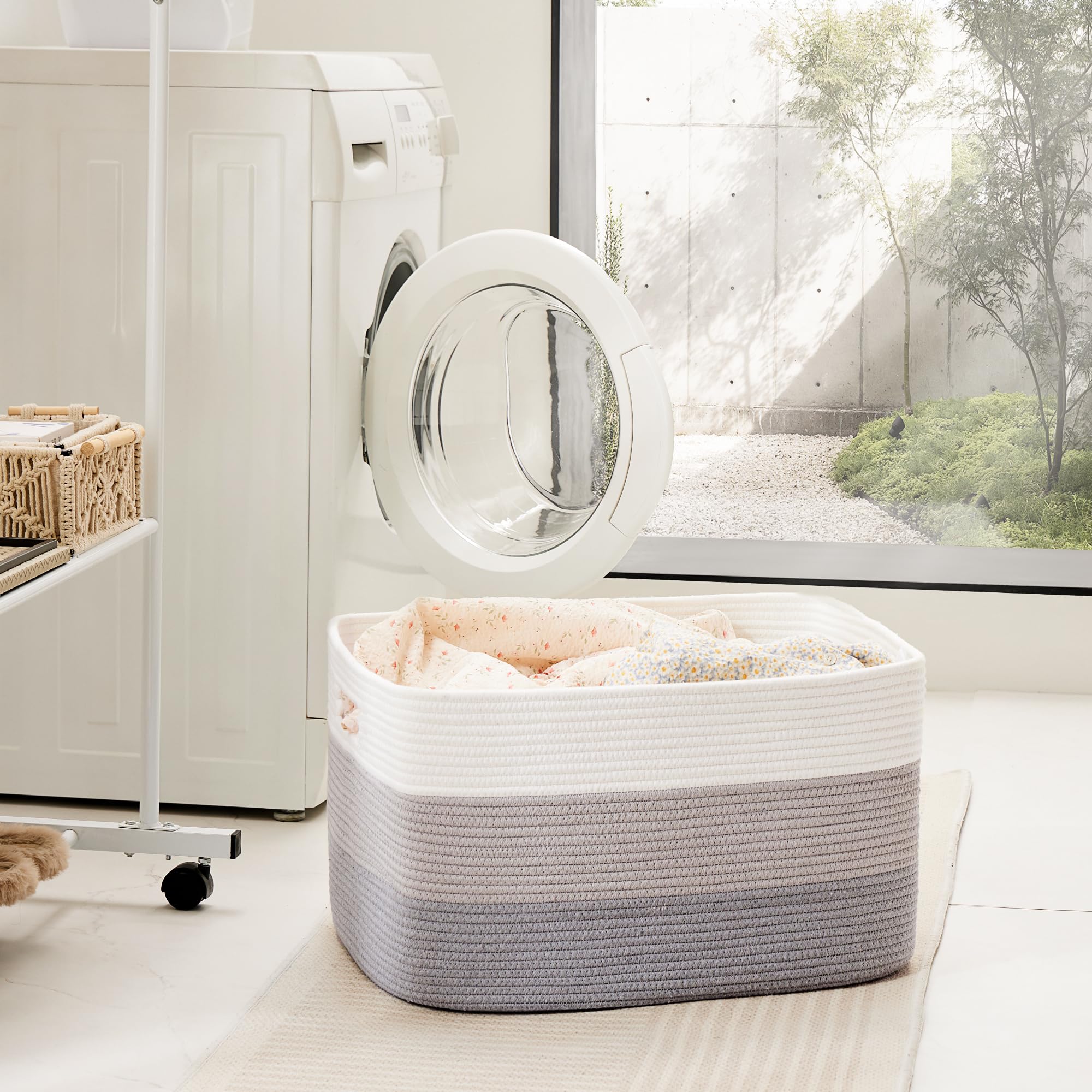 Artfeel panier rempli de couvertures montrant capacité pratique