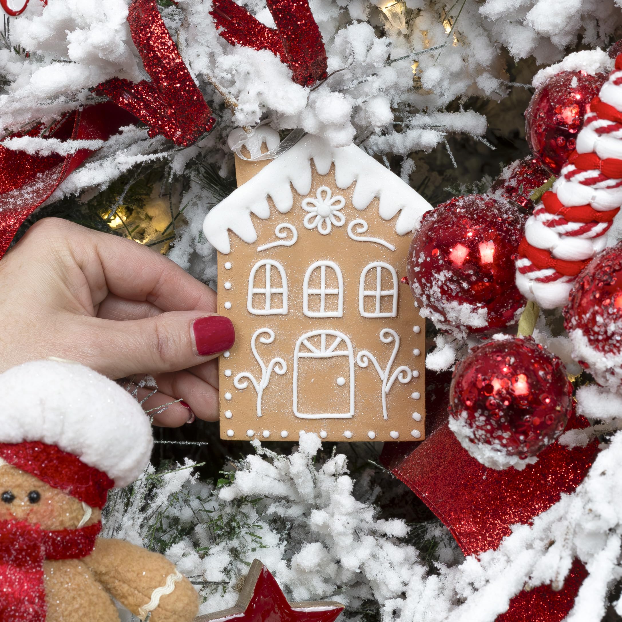 AuldHome Design détail du motif glaçage blanc, ajoute une touche festive
