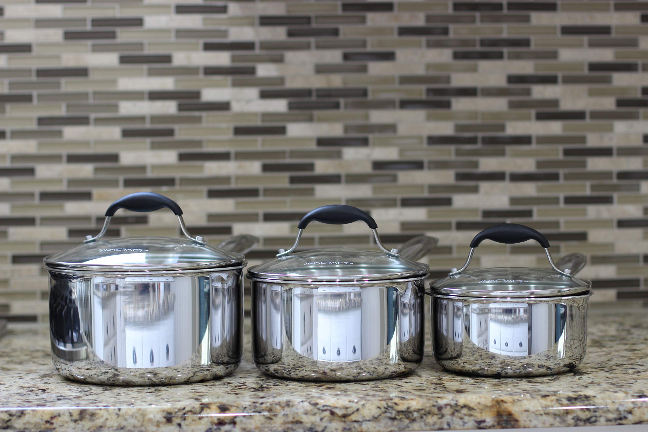 AVACRAFT taille 3,5 QT comparée à ustensiles pour repère d'échelle