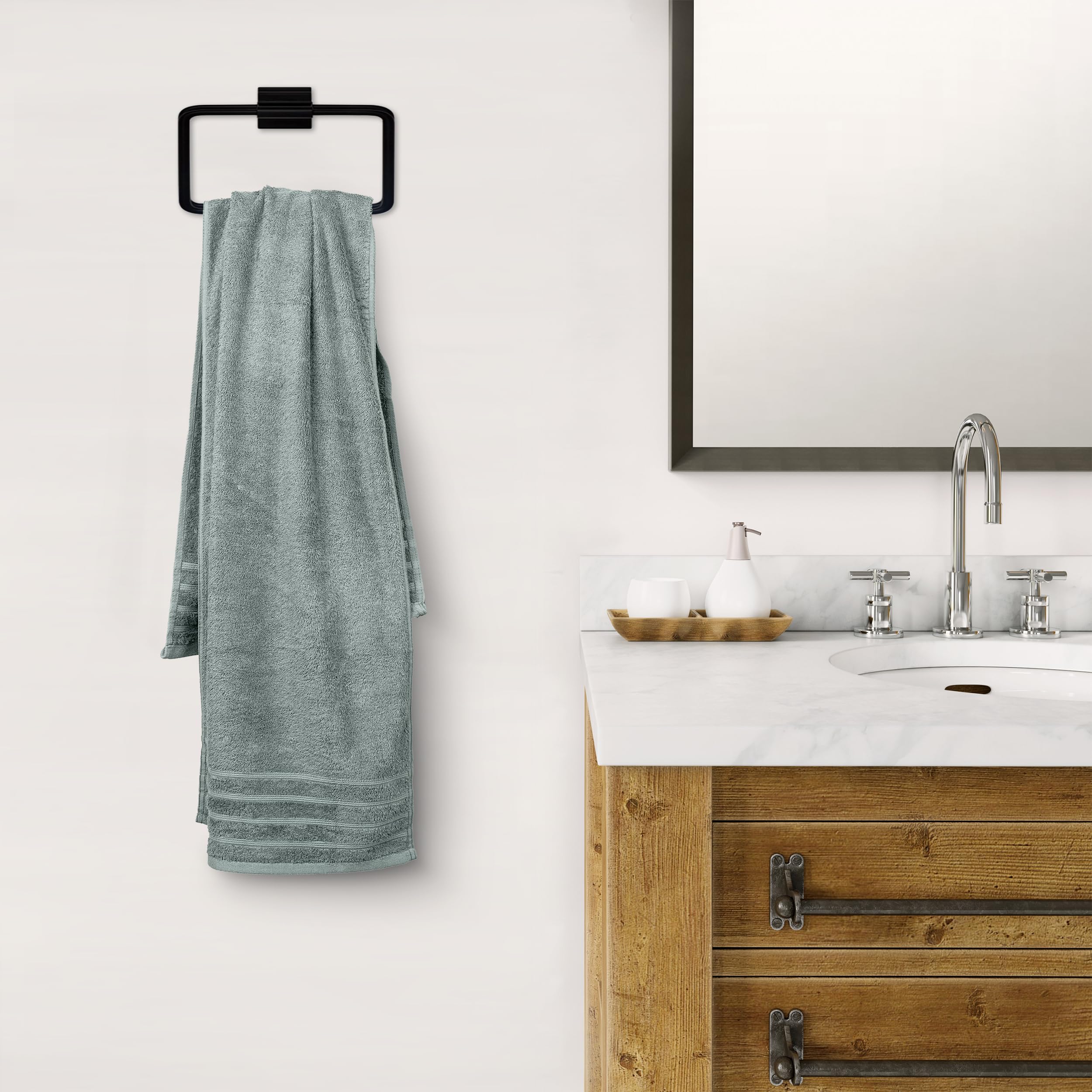 Avalon Towels sur étendoir après lavage montrant séchage rapide