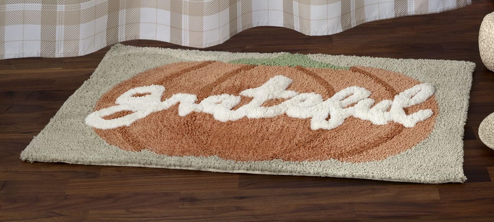 Avanti Linens gros plan sur la texture coton tufté, montre absorption et douceur