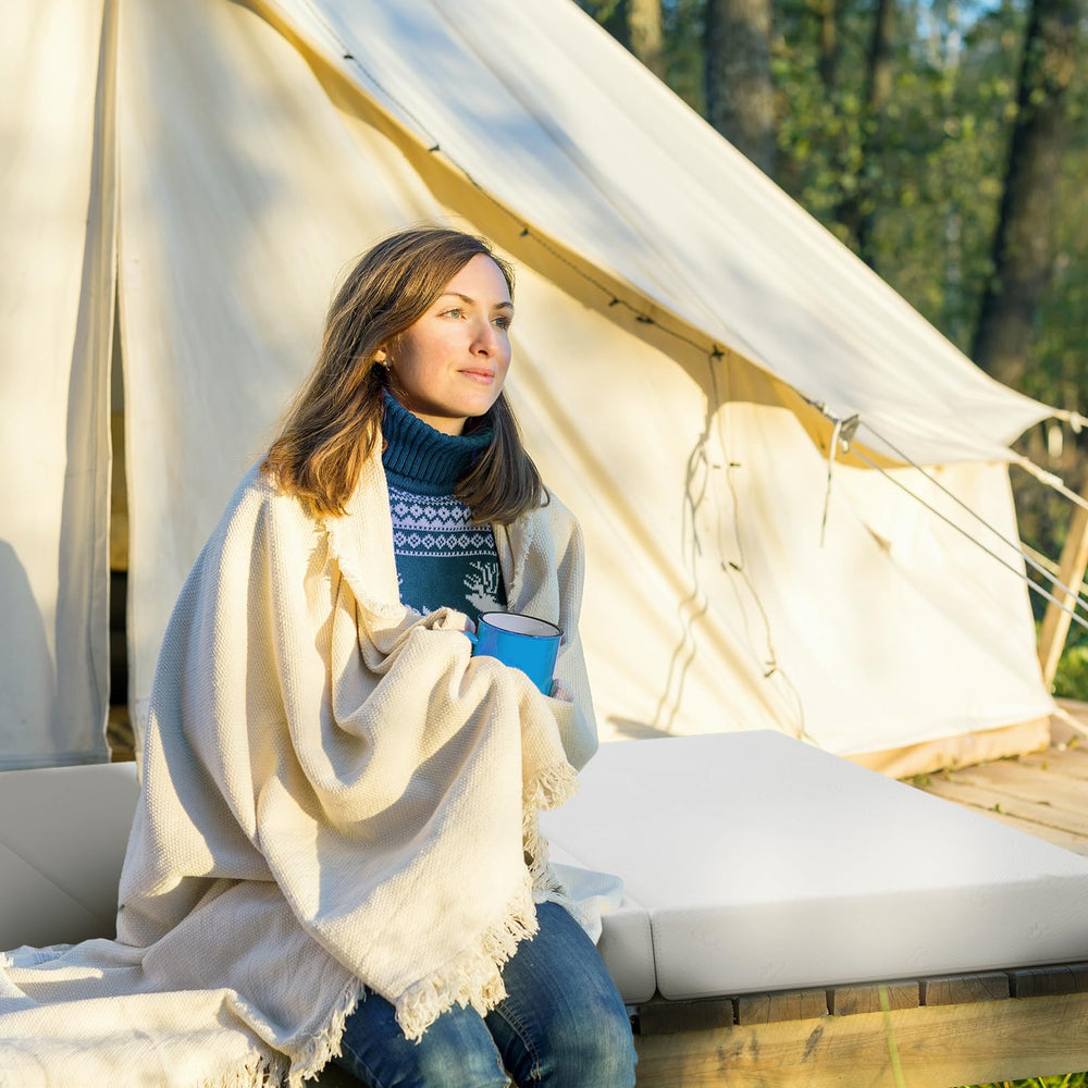 Avenco matelas plié montrant compacité pratique pour rangement