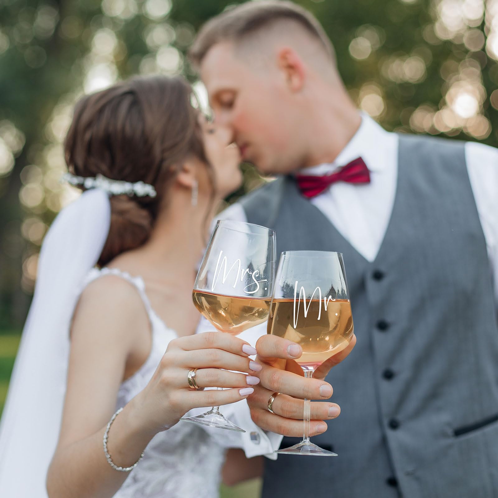 Comparaison taille AW BRIDAL avec objet courant pour visualiser proportions utiles