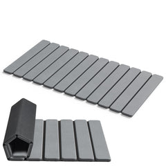 AWW tapis de bain face avant gris montrant surface absorbante et design compact