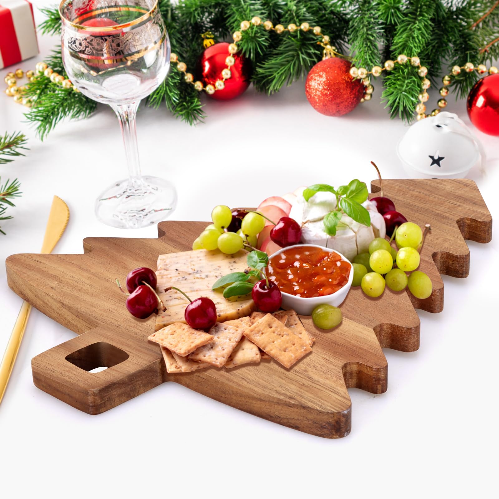Ayiaren planche sur table de Noël montrant effet décoratif et ambiance festive