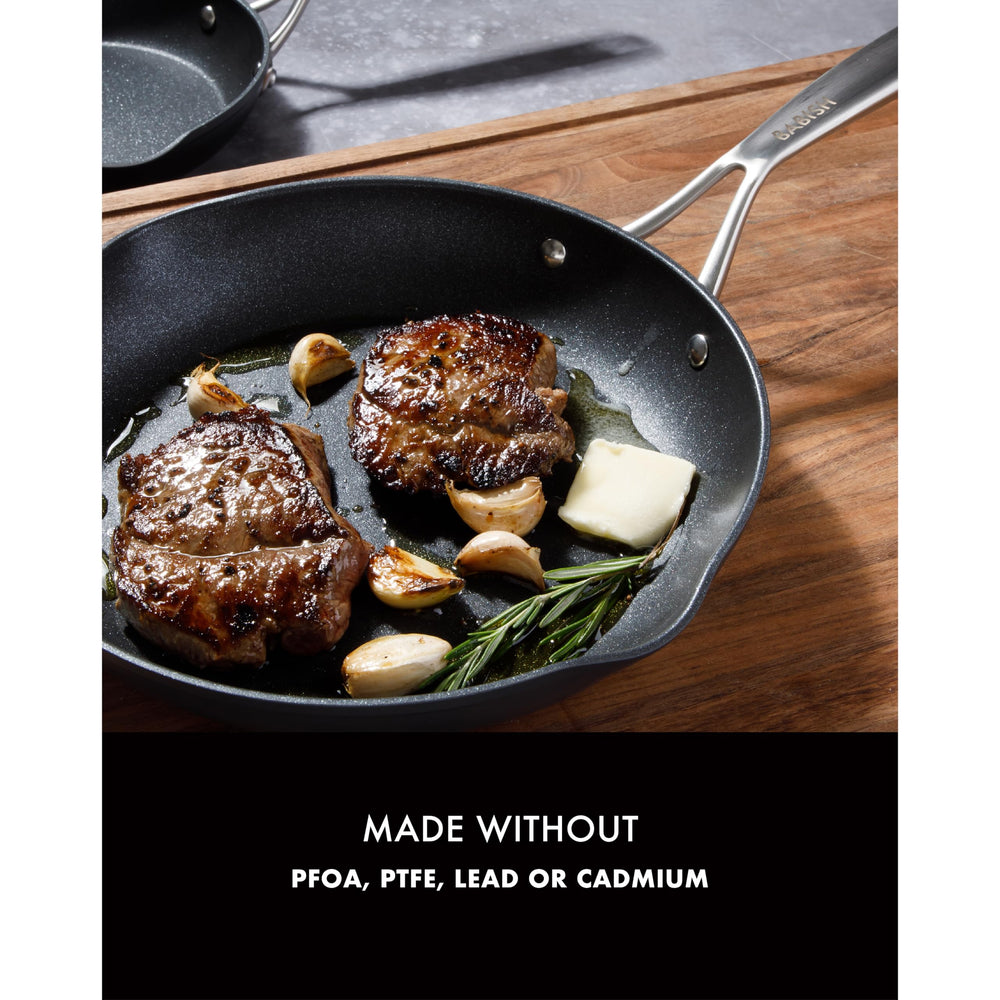 Babish comparaison taille 8" et 10" illustrant choix adapté pour portions