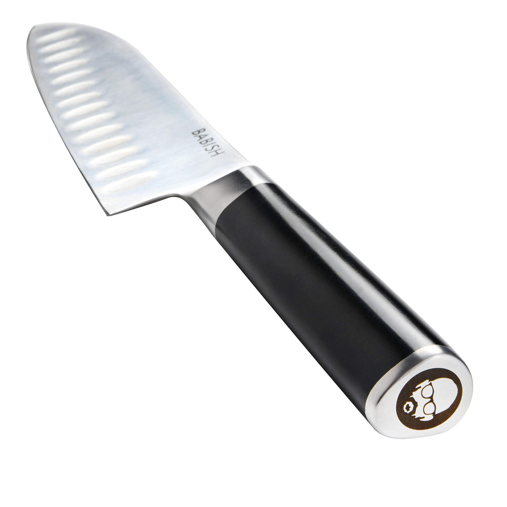 Babish santoku gros plan sur le tranchant et rainures Granton pour moins d'adhérence