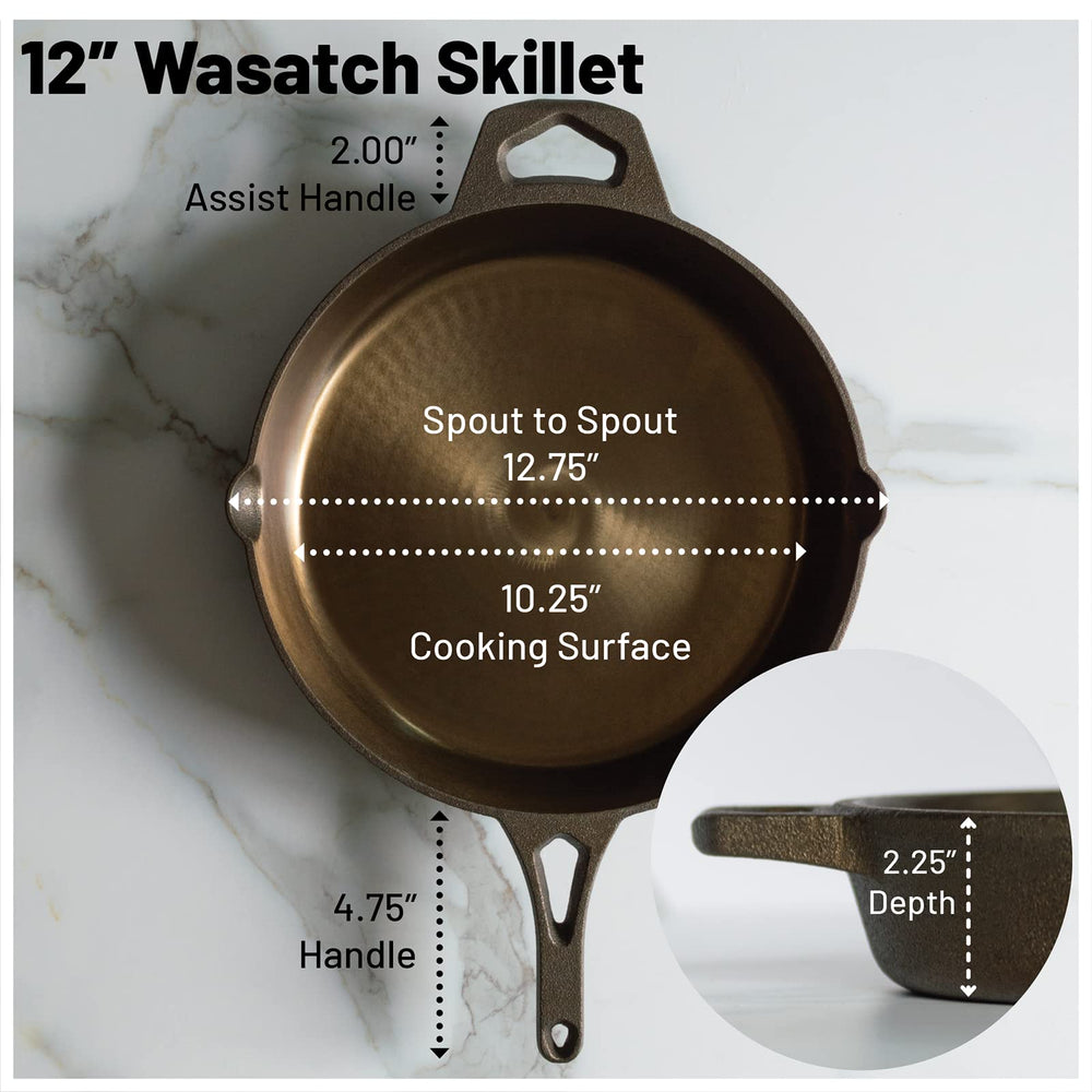 Backcountry Iron gros plan de la surface lisse usinée offrant une meilleure adhérence du seasoning